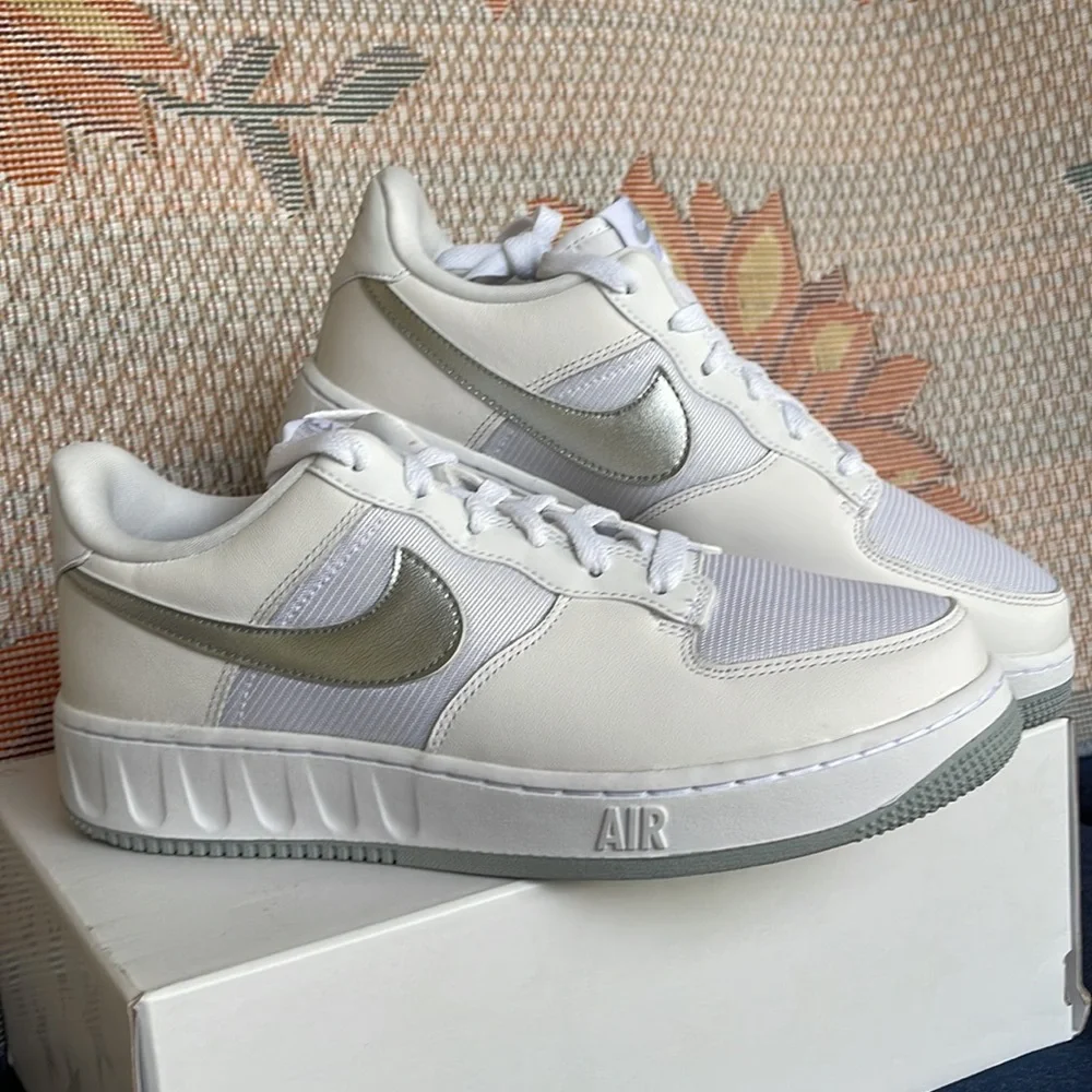 NIKE WMNS AIR FORCE 1 UNITY DQ6029 102 
WHITE/WOLF GREY-PURE PLATINUM PLATFORMS - Picture 6 of 16